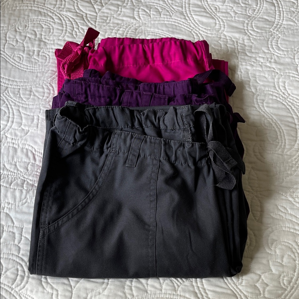 Cherokee WorkWear
Women's Flare Leg
Drawstring Scrub Pants (3) Medium - Picture 6 of 7